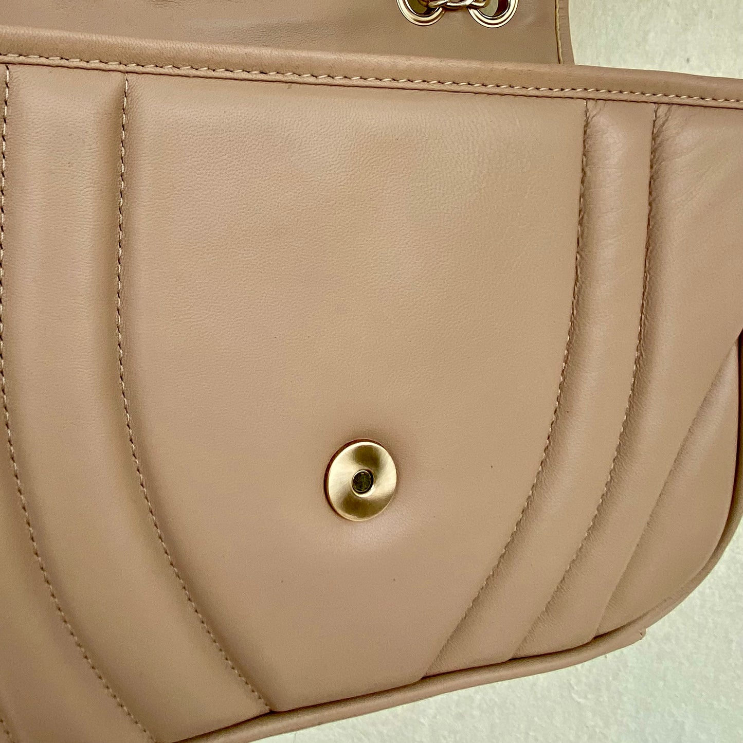 Sac trotteur à rabat SOFT MATELASSÉ - GOURIA Couleur Camel